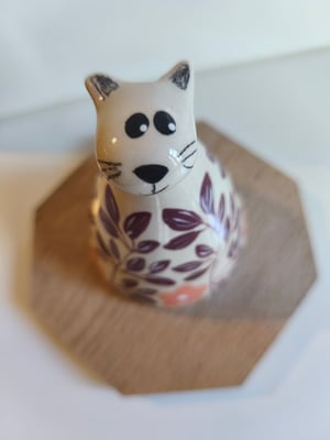 Image of Chat clochette feuillage automne 