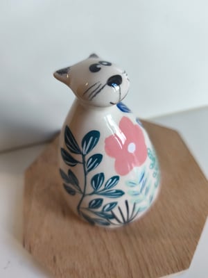 Image of Chat clochette fleur rose bleu