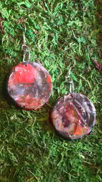 Red and Black Amirite Agate Circle Earrings