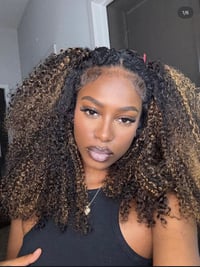 24” Highlighted Kinky Curly Halfwig
