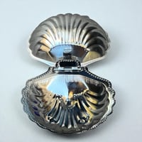 Image 8 of Beurrier coquille Saint-Jacques vintage coquillage métal inox et verre bleu 1970s 