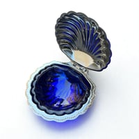 Image 2 of Beurrier coquille Saint-Jacques vintage coquillage métal inox et verre bleu 1970s 