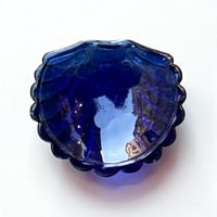 Image 6 of Beurrier coquille Saint-Jacques vintage coquillage métal inox et verre bleu 1970s 