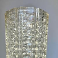 Image 6 of Vase Art Déco vintage en verre moulé géométrique – Années 40