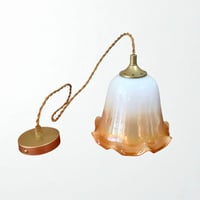 Image 1 of Suspension vintage en abat-jour corolle de verre opaline beige irisé fumé - années 60/70