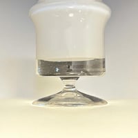 Image 5 of  Vase design Karl Friedrich Glas vintage en verre opalin blanc - Allemagne - Années 1960–70