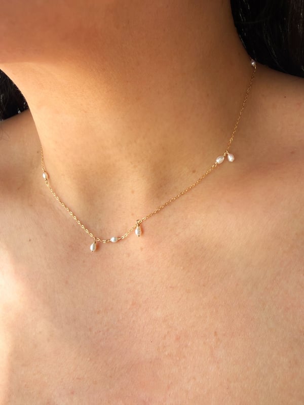 Image of Dainty Pearls and Cable Chain Necklace