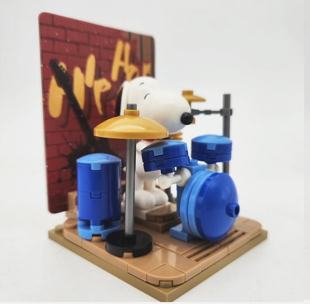 Image of Snoopy Build Blind Box 🖤