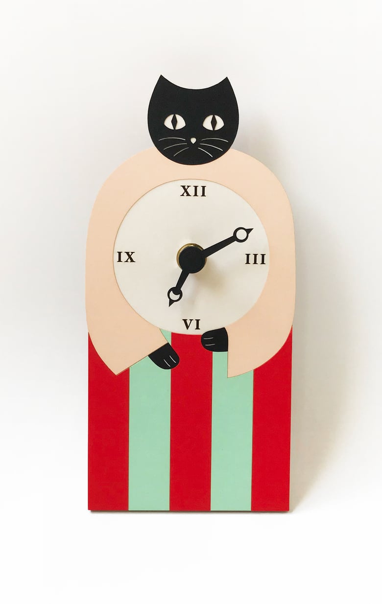 Image of Lucy IV, wall clock