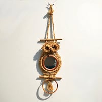 Image 1 of Miroir hibou porte-serviette 60/70 macramé corde & bois  vintage bohème chic