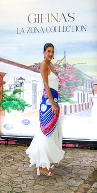 Image 3 of Jardín Colonial Scarf