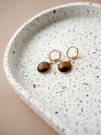 Image 5 of Boucles d'Oreilles Pendantes ZASKIA - Oeil de Tigre