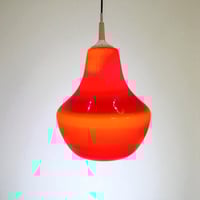 Image 3 of Suspension Space Age vintage en verre opaline rouge - Années 1960 / 1970
