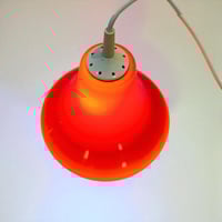 Image 5 of Suspension Space Age vintage en verre opaline rouge - Années 1960 / 1970