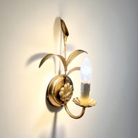 Image 2 of Applique murale fleur dorée en métal  – Style Hollywood Regency – Années 80