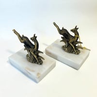 Image 3 of Deux serre-livres Art Déco Gazelles en marbre et métal bronze 1930s