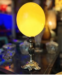 Image 4 of Lampe oeuf d'autruche sur socle en métal argenté Napoléon III Cabinet de curiosités