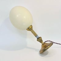Image 7 of Lampe oeuf d'autruche sur pied en en laiton Empire - Pièce unique 