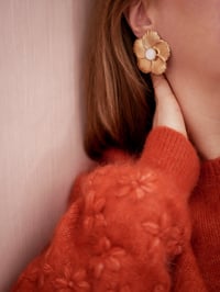 Image 3 of Boucles d'Oreilles LÉONIE Clous - Blanc