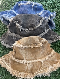 DISTRESSED DENIM BUCKETS 