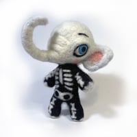 Image 2 of Skullyphant