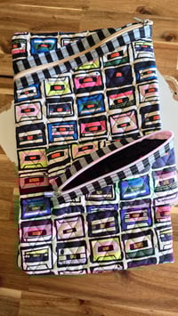 Image 3 of Music is the Soul - quilted zipper bag