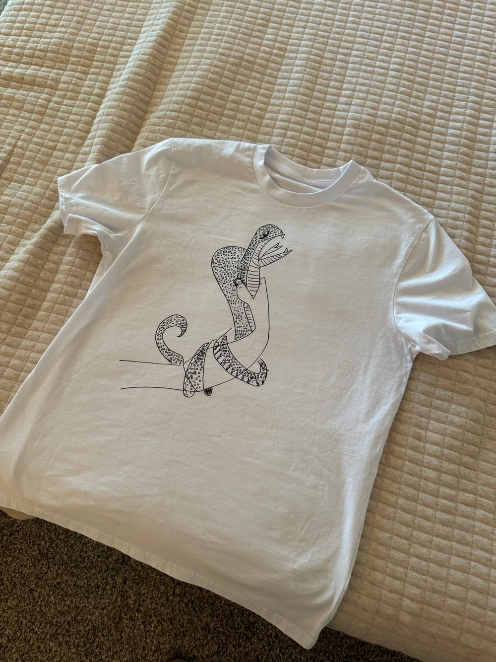 Hand With A Snake - Unisex organic cotton t-shirt