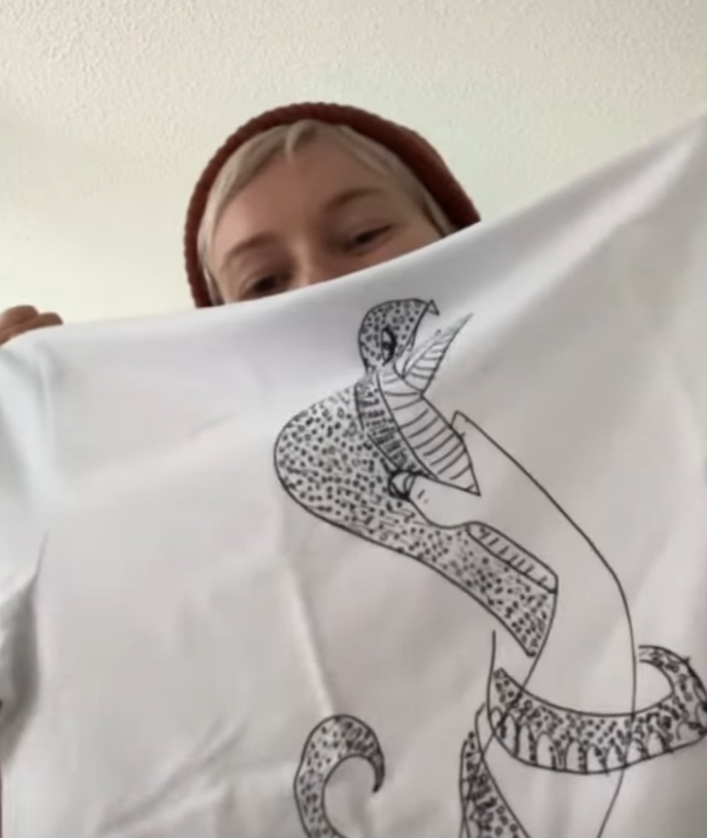 Hand With A Snake - Unisex organic cotton t-shirt