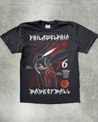 PHILADELPHIA BASKETBALL TEE BLACK