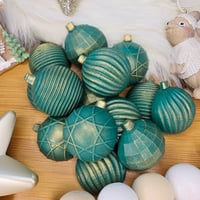 Under the Mistletoe 5pk Baubles