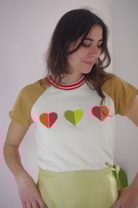 Image 1 of LOULOU - T-shirt coton avec cœurs en patch colorés