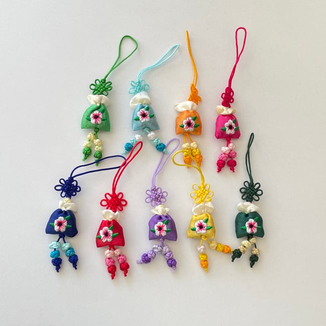 'flower pouch' korean traditional norigae charm