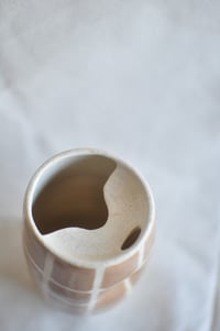 Image 3 of Tan Checkered Travel Mug