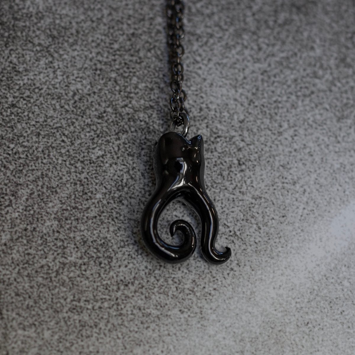 "The Whimsical Collection" Curled 2-Root Molar in Glossy Black