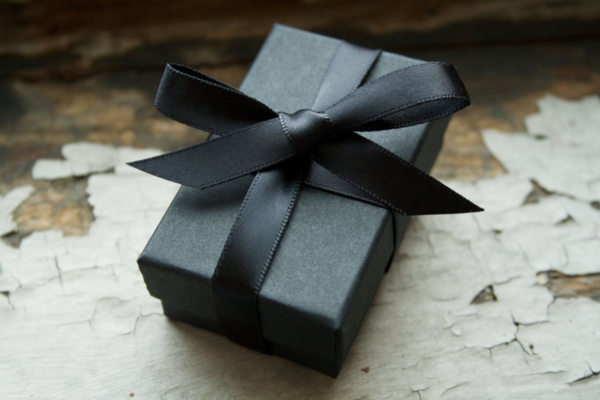 "The Whimsical Collection" Curled 2-Root Molar in Glossy Black