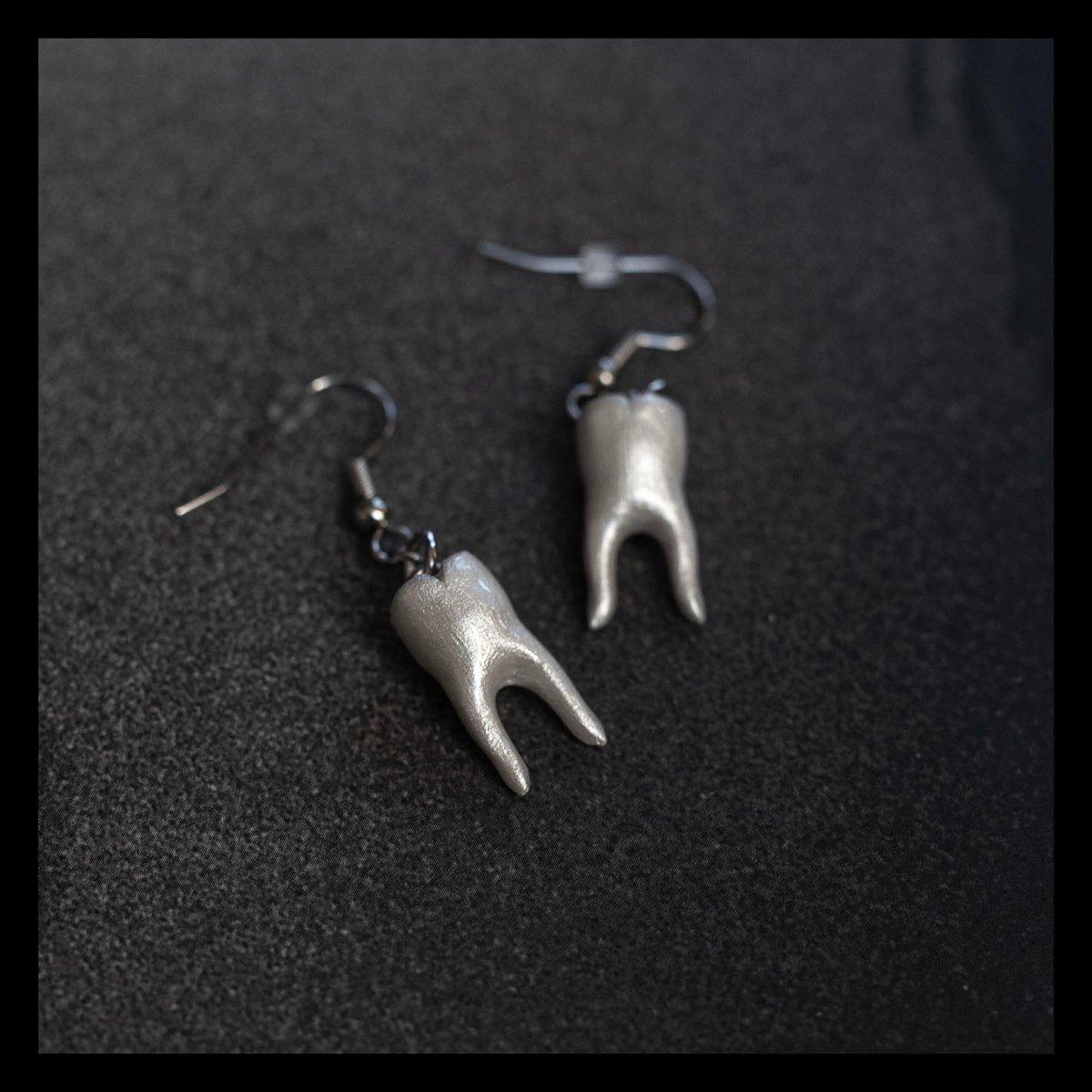 2-root molar earrings in pearl