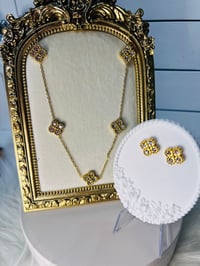 Image 3 of Elegant Clover Jewelry Set – 18K Gold Plated