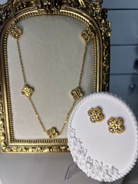 Image 4 of Elegant Clover Jewelry Set – 18K Gold Plated