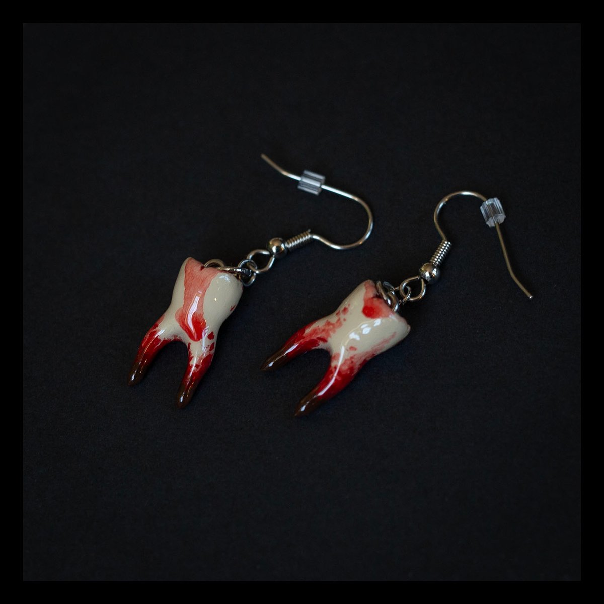 2-Root molar earrings in crimson