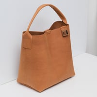 Image 2 of Midi Bucket in vintage tan