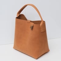 Image 5 of Midi Bucket in vintage tan