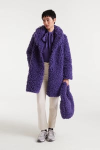 Image 1 of ABRIGO BORREGUITO MORADO