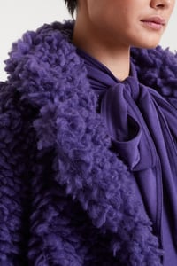 Image 4 of ABRIGO BORREGUITO MORADO
