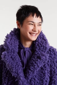 Image 5 of ABRIGO BORREGUITO MORADO