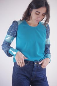 Image 1 of OCEANE --- blouse avec des détails de sequins