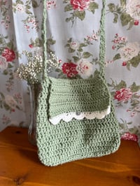 Image 3 of Crochet purse with button