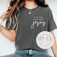 Just a girl who loves Jesus - oversized pocket