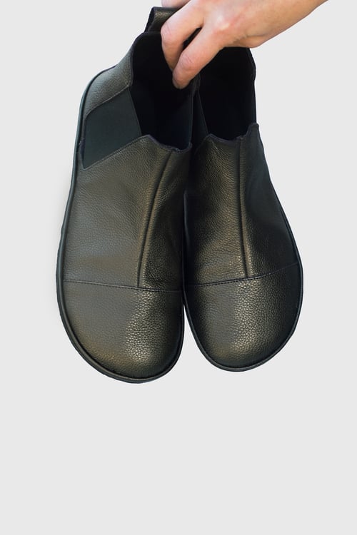 Image of Chelsea boots in Brass