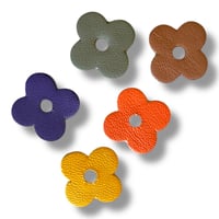 Image 2 of Joia - boucles fleur cuir  - palette automnale