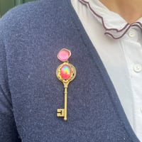 Image 1 of Broche « CARNAVALET »
